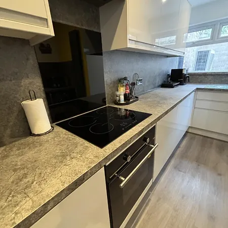 Guest house Ensuite Serviced Close To Bae *