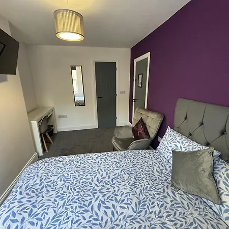 Гостевой дом Ensuite Serviced Close To Bae Барроу-ин-Фернесс