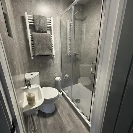Ensuite Serviced Close To Bae Barrow-in-Furness